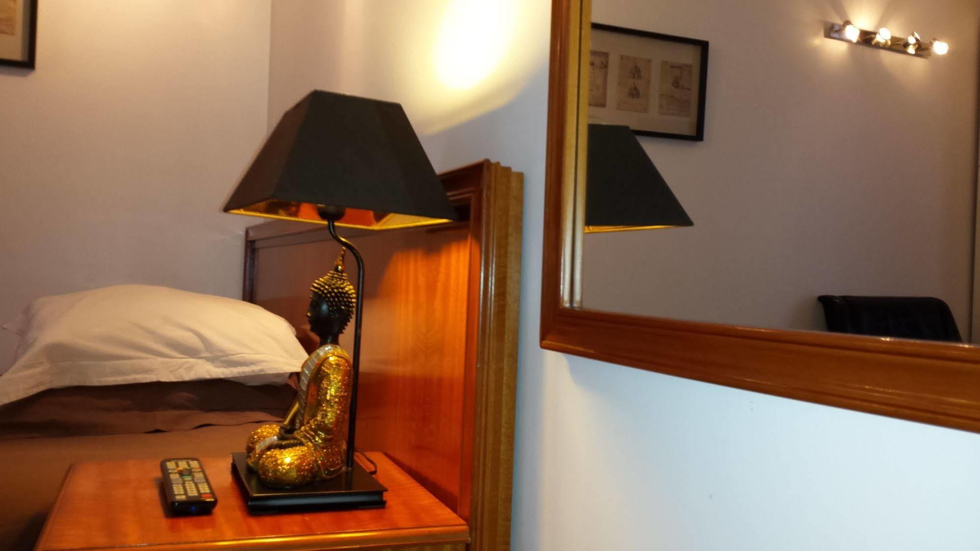 ซัลวี เรสซิเดนซ์ Hotel ลูวาลัวเปแรต์ ภายนอก รูปภาพ